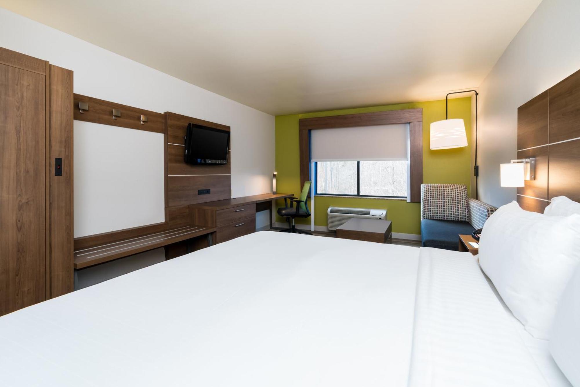 Holiday Inn Express & Suites Rocky Mount Smith Mountain Lake By Ihg Exterior foto