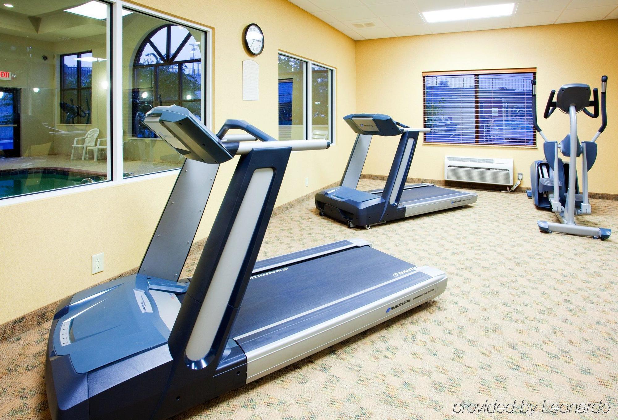 Holiday Inn Express & Suites Rocky Mount Smith Mountain Lake By Ihg Facilități foto