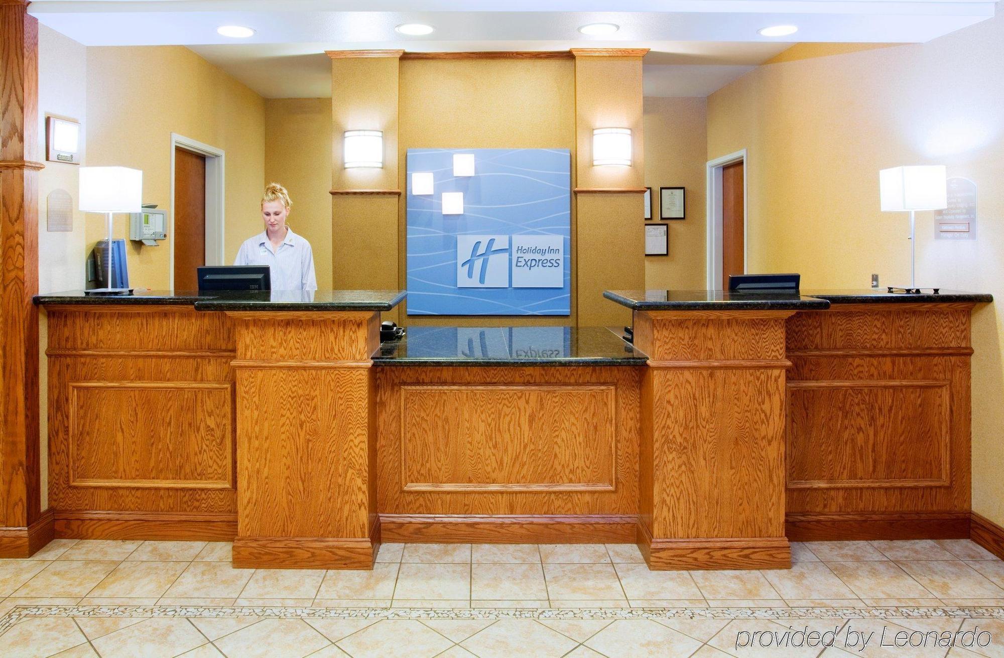 Holiday Inn Express & Suites Rocky Mount Smith Mountain Lake By Ihg Interior foto